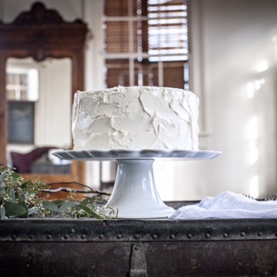 Chocolate Cake….vanilla icing….you are going to love this. BelleAnnee.com chocolate cake photo by Gabrielle Geiselman